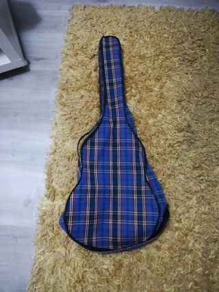 Funda guitarra para clásica\\/flamenca de segunda mano por 5 EUR en Betanzos  en WALLAPOP