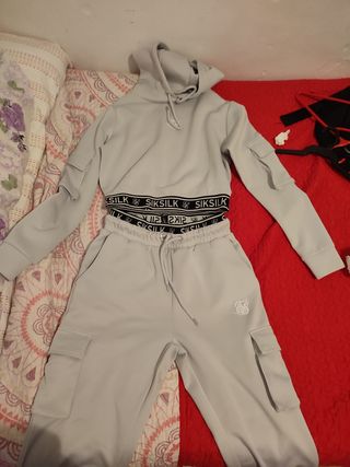 Agrégale un chaleco de mezclilla a tus outfits - Ideas Bonitas Para