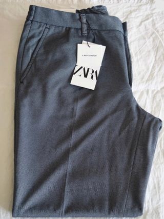 Pantalón Zara Hombre Talla 42 (L) de segunda mano por 14,95 EUR en Madrid  en WALLAPOP