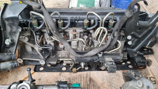 despiece de motor 1.5 dci k9k Renault scenic 2005