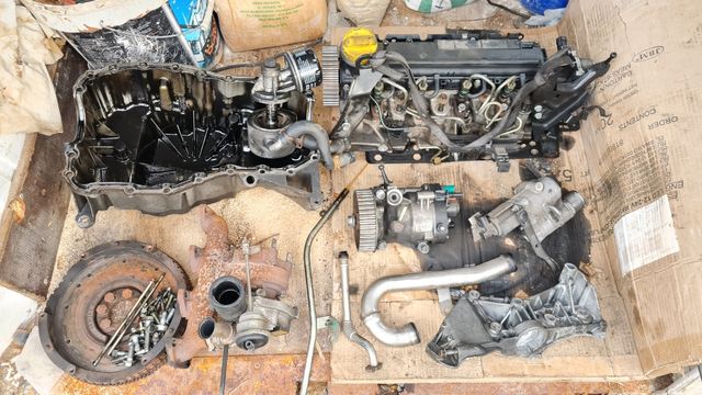 despiece de motor 1.5 dci k9k Renault scenic 2005