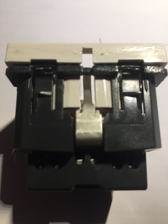 Base enchufe Legrand Blanco 4 x 5€