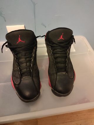 Jordan 13 negras y rojas de segunda mano por 65 EUR en Getafe en WALLAPOP