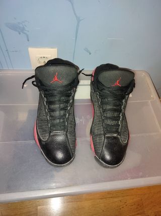 Jordan 13 negras y rojas de segunda mano por 65 EUR en Getafe en WALLAPOP