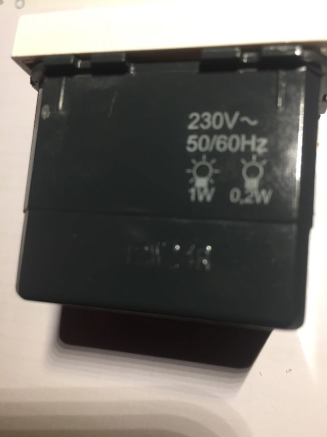 Piloto zócalo Legrand Mo