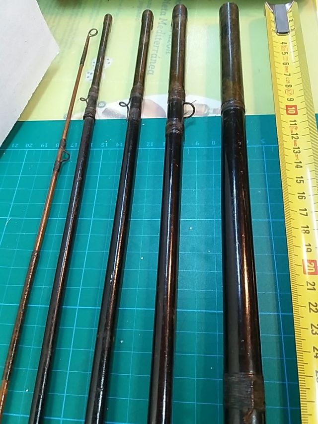 CAÑA PESCA DE MADERA, ANTERIOR AL USO DEL BAMBÚ.