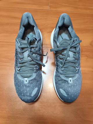 Zapatillas Nike Vomero de segunda mano en WALLAPOP
