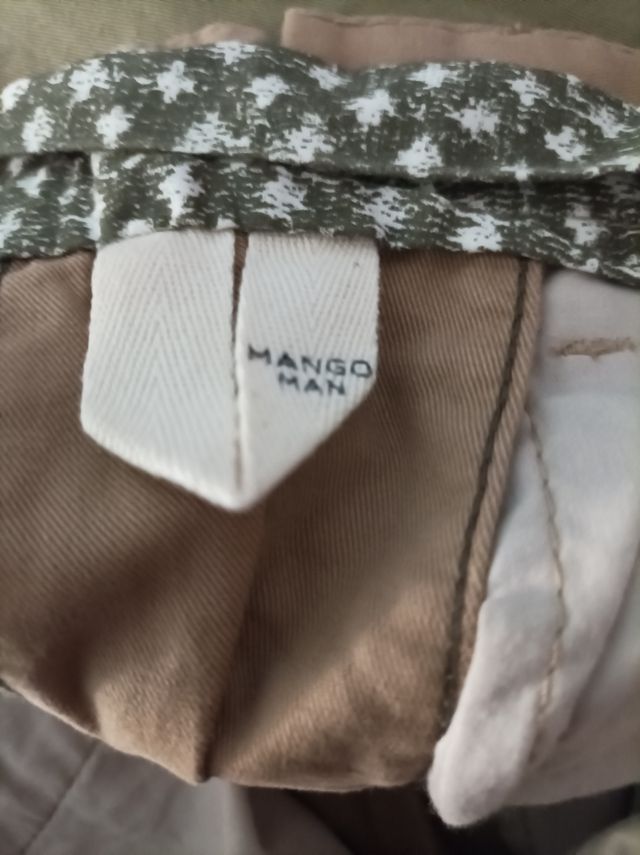 pantalón tipo chino beigs oscuro