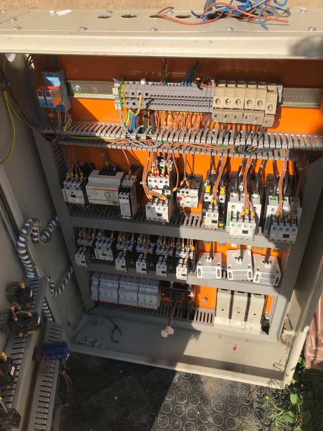 Caja grande eléctrica