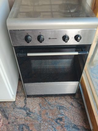 Cocina Gas butano y horno de segunda mano por 49,9 EUR en Alicante en  WALLAPOP