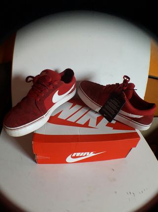 ZAPATILLAS NIKE SB 44 de segunda mano por 5 EUR en Pontevedra en WALLAPOP