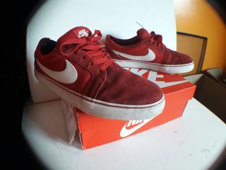 ZAPATILLAS NIKE SB 44 de segunda mano por 5 EUR en Pontevedra en WALLAPOP