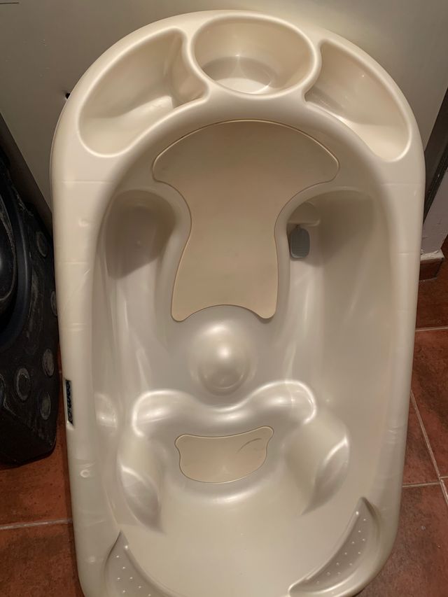 Bañera con patas cam