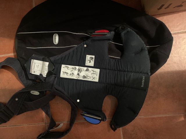 Mochila babybjorn con funda polar para invierno