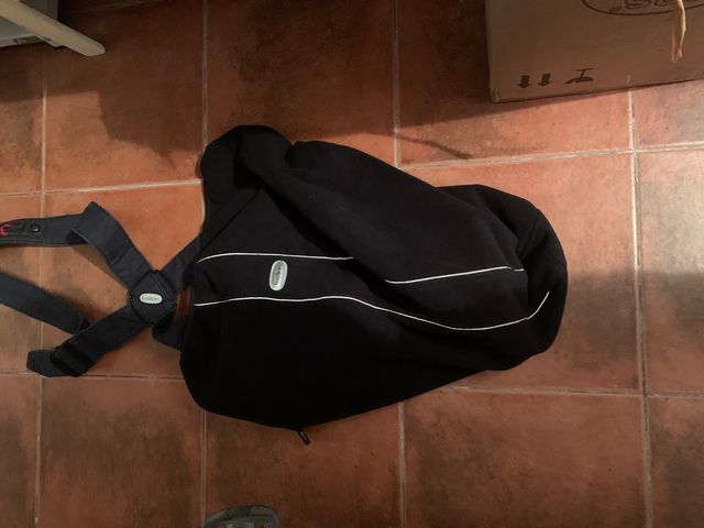 Mochila babybjorn con funda polar para invierno