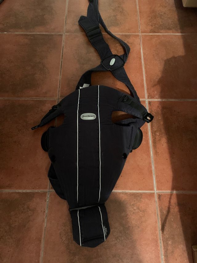 Mochila babybjorn con funda polar para invierno