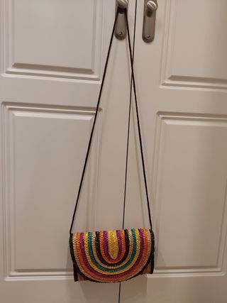Bolso rafia Primark de segunda mano por 5 EUR en Córdoba en WALLAPOP