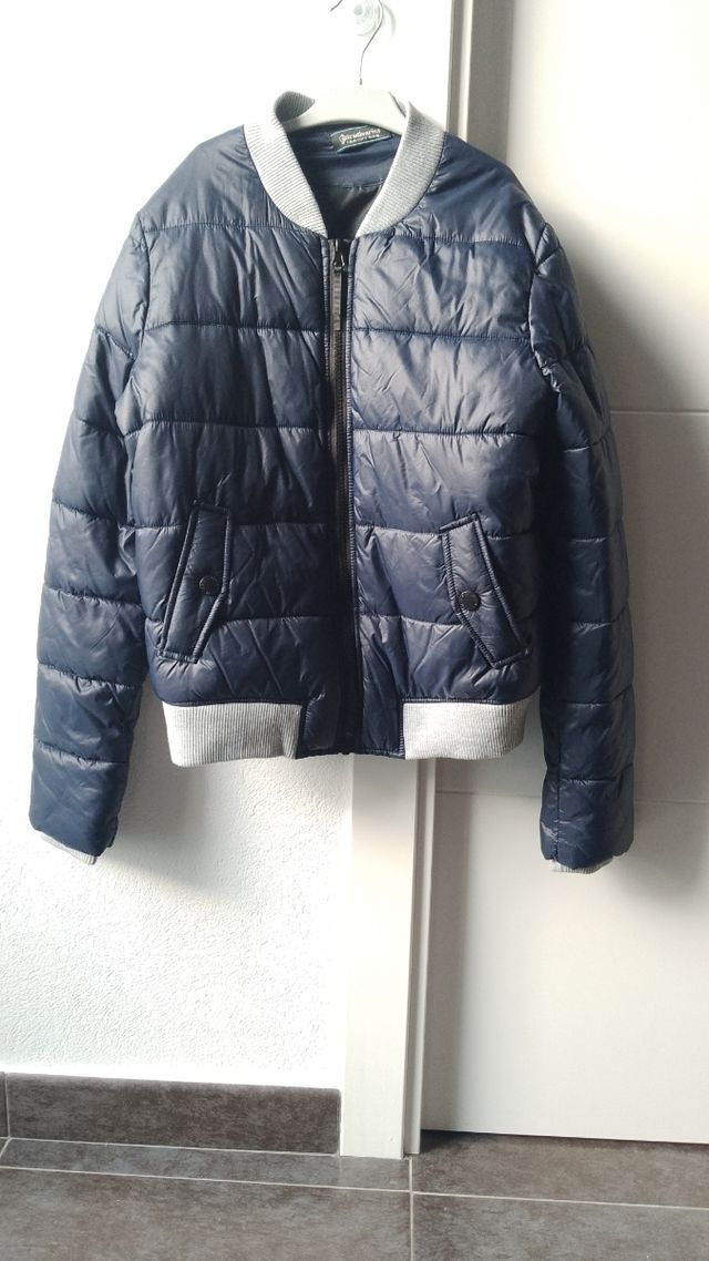 Acolchado azul Stradivarius