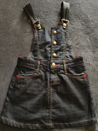 Peto vaquero Zara de 8 a 9 años de segunda mano por 8 EUR en Madrid en  WALLAPOP