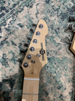 Mastil stratocaster de segunda mano por 45 EUR en Madrid en WALLAPOP