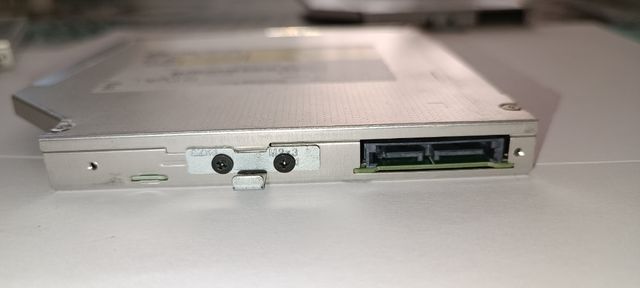 LECTOR  / GRABADOR DVD interno Portátil SATA GT31N