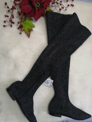 BOTAS BRILLANTES MOSQUETERAS ZARA MUJER 39 NUEVAS de segunda mano por 37  EUR en Ayamonte en WALLAPOP