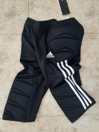 Pantaloni da portiere Adidas bambino seconda mano per 30 EUR su Mataró su  WALLAPOP