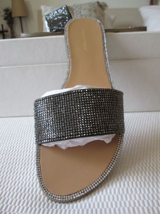 SANDALIAS PEDRERIA COLOR ACERO IDEAL SHOES de segunda mano por 5 EUR en  Elche en WALLAPOP