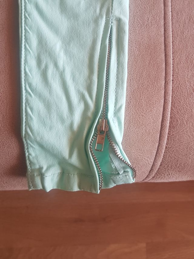 Pantalón talla 36 color verde agua