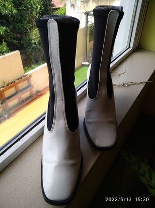 Botín calcetín bicolor Mango de segunda mano por 5 EUR en Bertamirans en  WALLAPOP