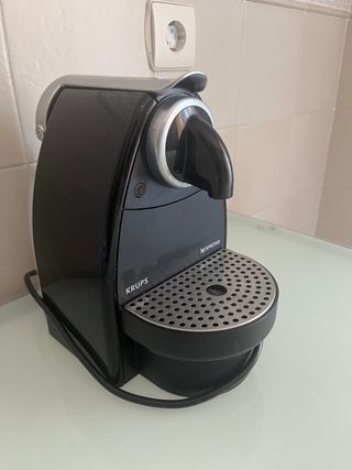 Cafetera Nespresso Krups de segunda mano por 25 EUR en Azpeitia en WALLAPOP