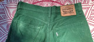 Pantalón de pana Levi\\'s original de segunda mano por 24,99 EUR en Quart de  les Valls en WALLAPOP