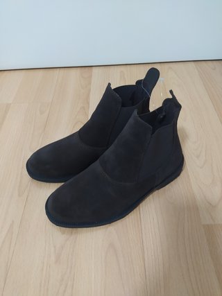 Botines de ante marrón, n° 37, de Decathlon. de segunda mano por 15 EUR en  Granada en WALLAPOP