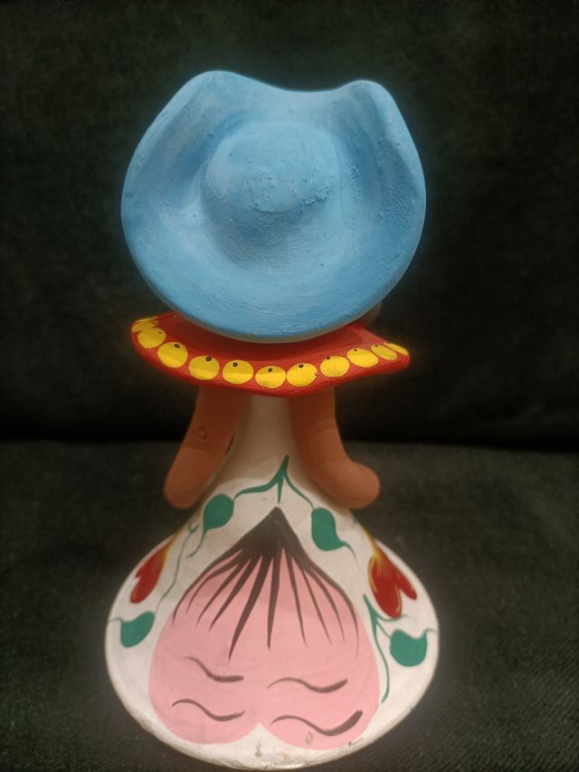 Figura chica de barro