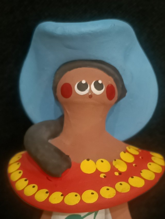 Figura chica de barro