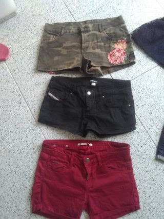 Lote pantalones cortos chica bershka de segunda mano por 10 EUR en Santa  Coloma de Gramenet en WALLAPOP