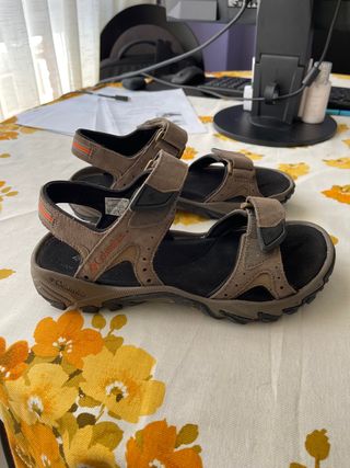 Sandalias hombre,Columbia, nuevos de segunda mano por 35 EUR en La Poveda  en WALLAPOP