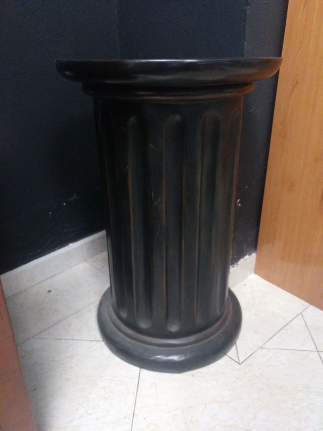 Columna Negra decoración