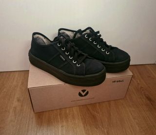 Zapatillas Victoria plataforma de segunda mano por 27 EUR en Galapagar en  WALLAPOP