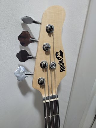 Bajo 4 cuerdas de segunda mano en WALLAPOP