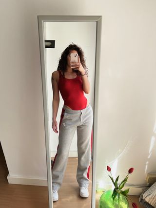 Pantalón chándal Nike ancho de segunda mano por 10 EUR en Valencia en  WALLAPOP