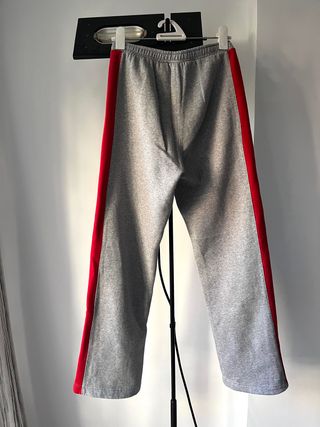 Pantalón chándal Nike ancho de segunda mano por 10 EUR en Valencia en  WALLAPOP
