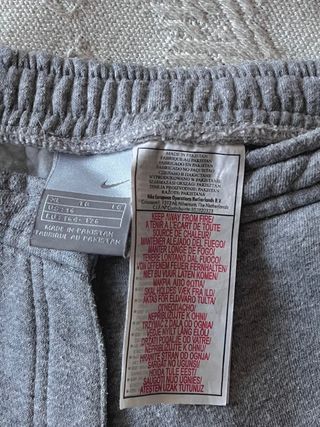 Pantalón chándal Nike ancho de segunda mano por 10 EUR en Valencia en  WALLAPOP