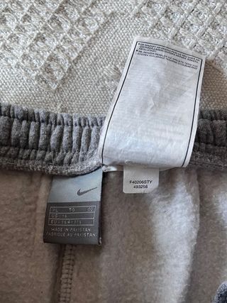 Pantalón chándal Nike ancho de segunda mano por 10 EUR en Valencia en  WALLAPOP
