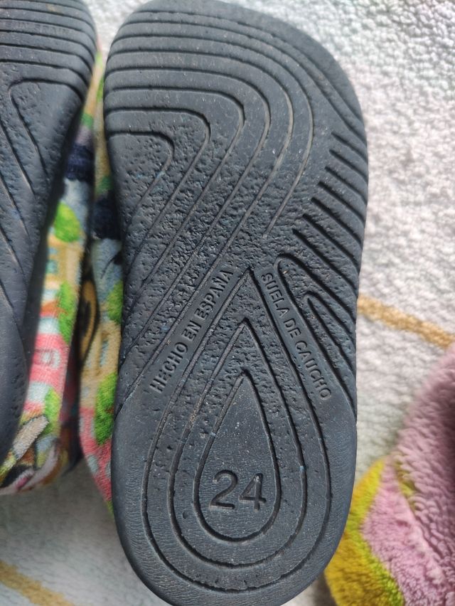 Zapatillas casa niño/a 24
