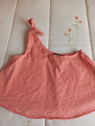 Blusa asimetrica de Zara de segunda mano por 12 EUR en Ciudad Real en  WALLAPOP