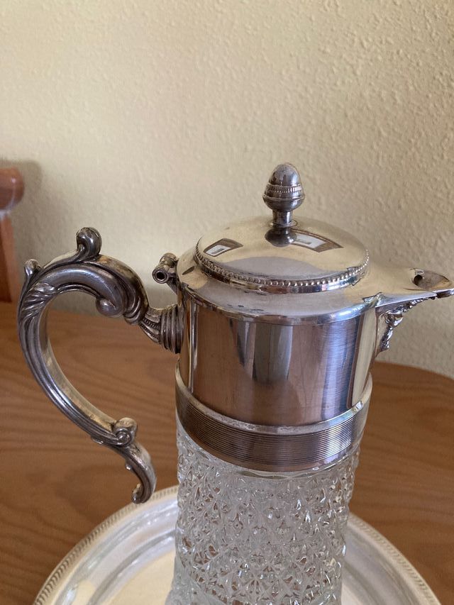 LICORERA DE CRISTAL TALLADO