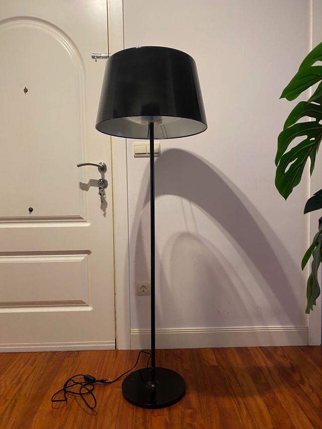 Lámpara color negro estilo vintage