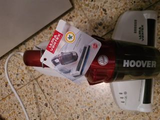 Aspiradora antiacaros Hoover de segunda mano por 50 EUR en Barcelona en  WALLAPOP