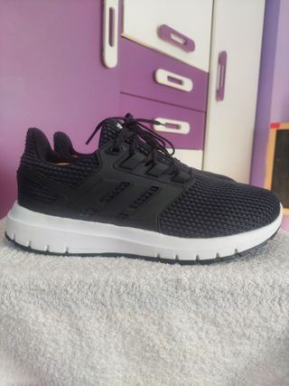 Zapatillas Adidas talla 44 de segunda mano por 45 EUR en Moraleja en  WALLAPOP